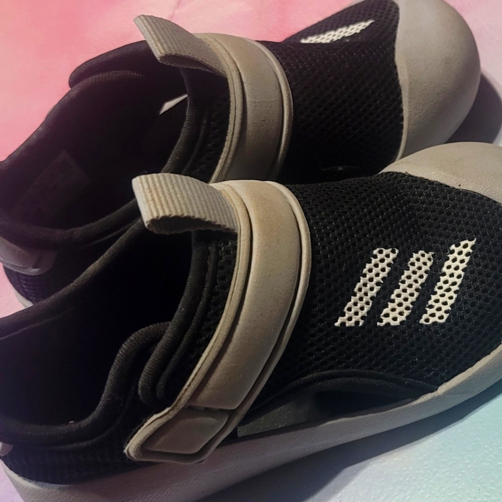 Adiddas toddler Sandals